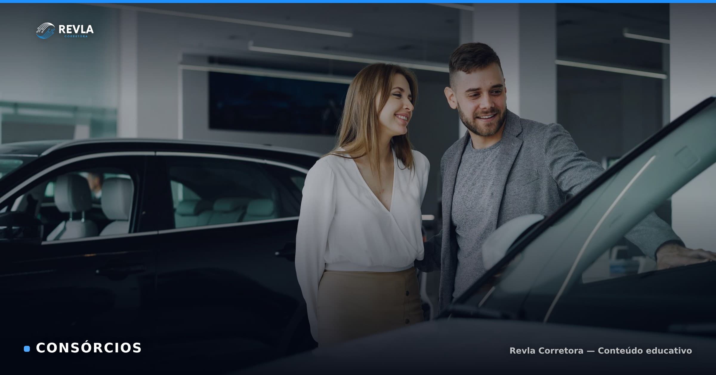 Casal escolhendo um carro em uma concessionária, ilustrando o consórcio de veículos sem juros